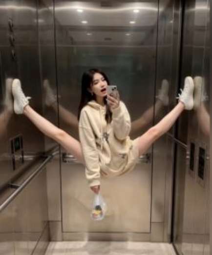 图片[2]-AI生成电梯一字马美女制作教程，条条流量上万，别再在外面被割韭菜了，全流程实操-知享知识库